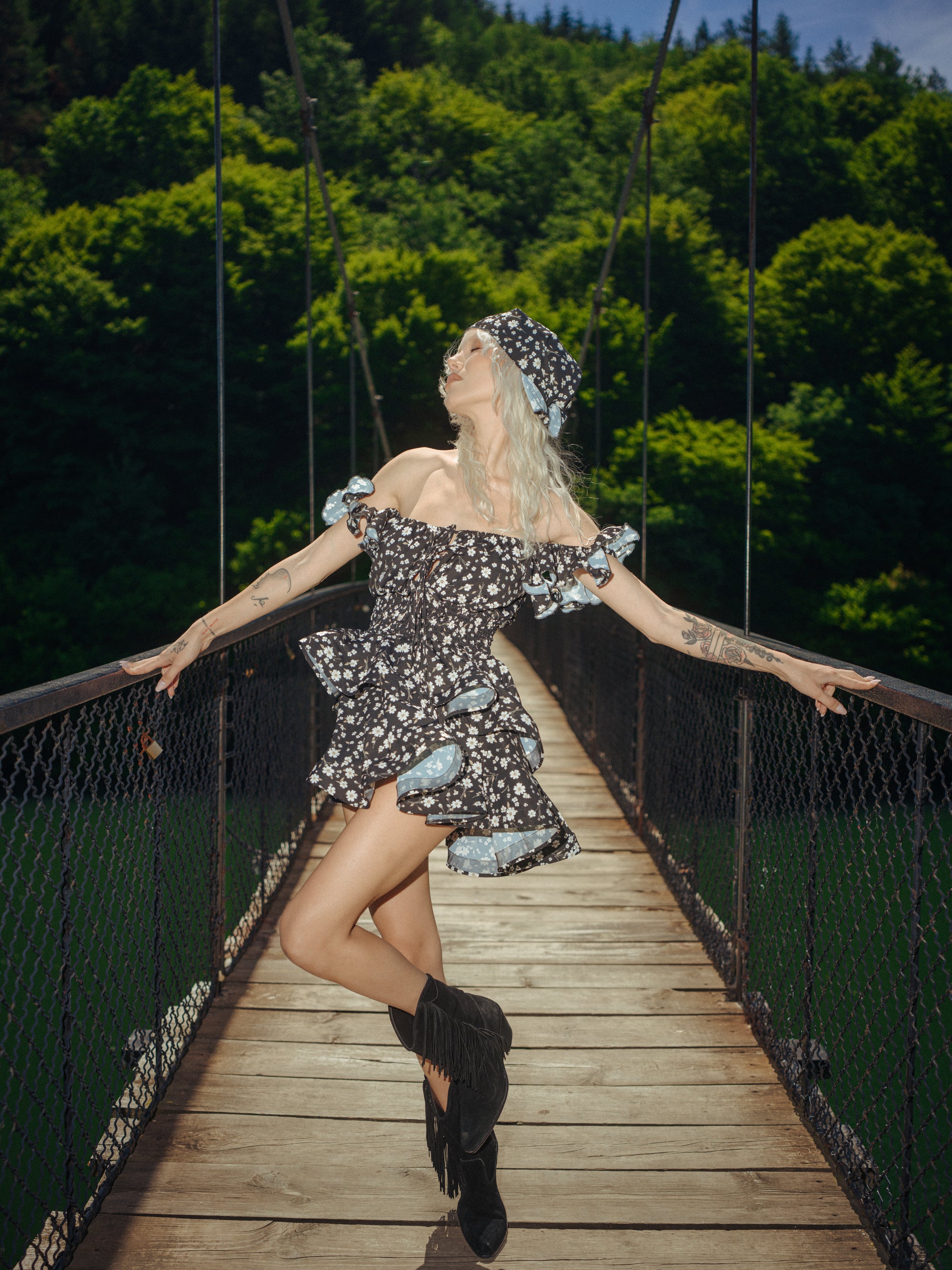 Maya Short Dress In Flowers